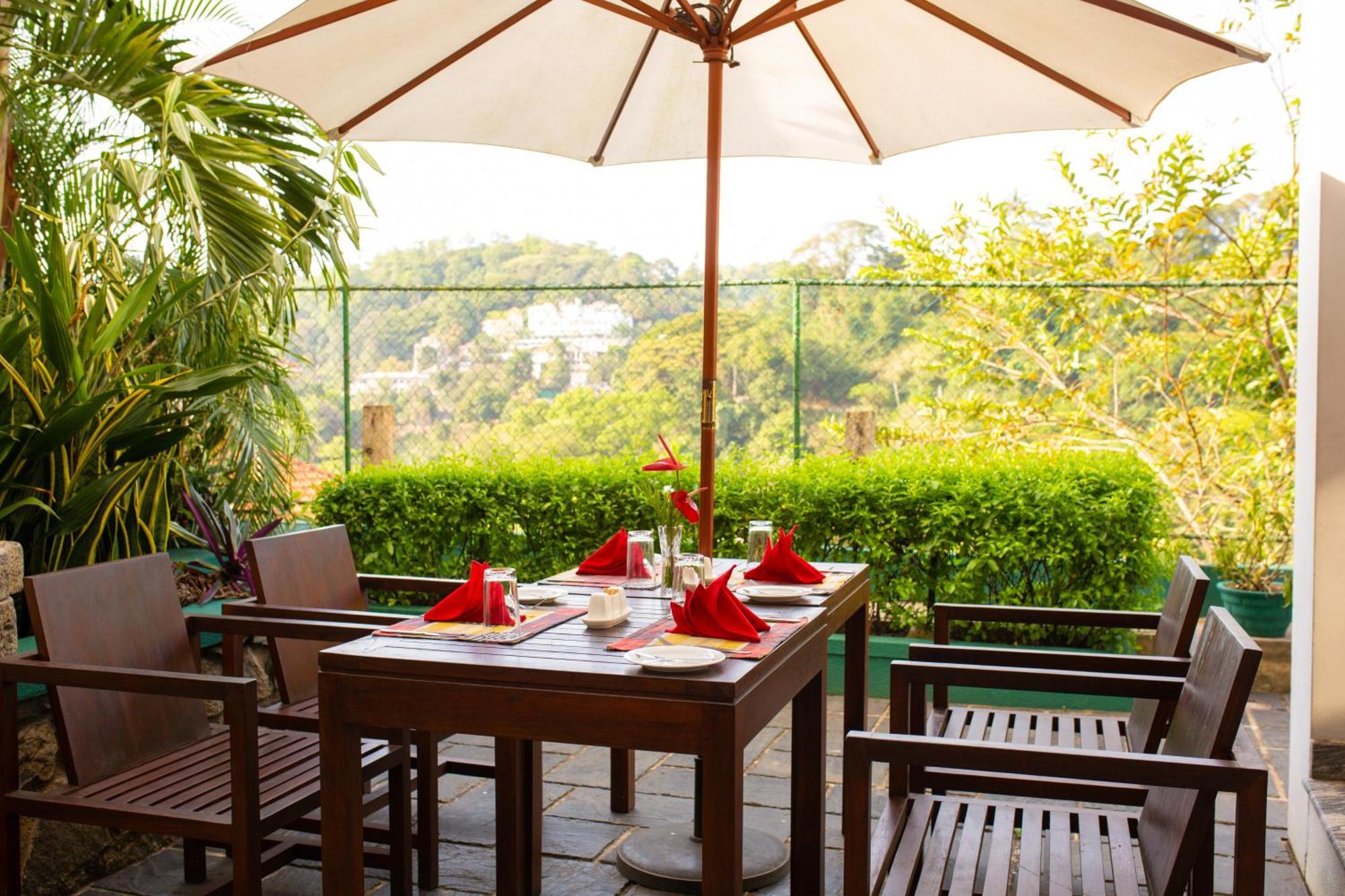 Hotel Yo Kandy Bagian luar foto
